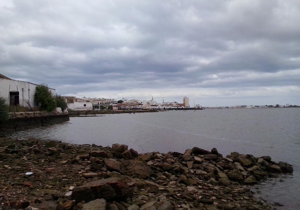 Vista de Ayamonte desde antiguas conserveras