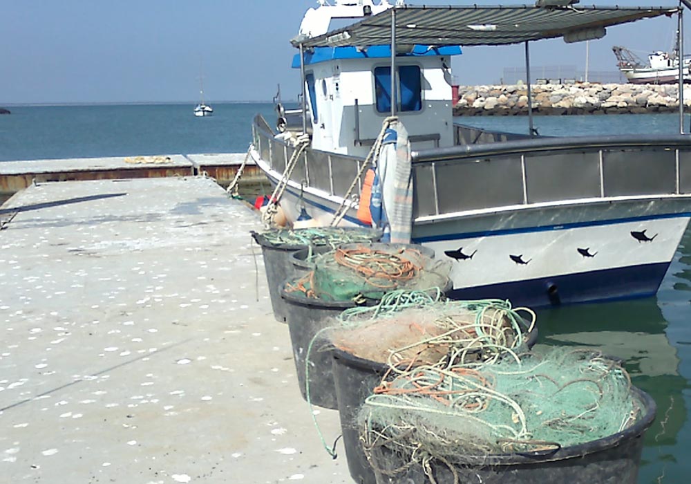 Redes de enmalle en el muelle