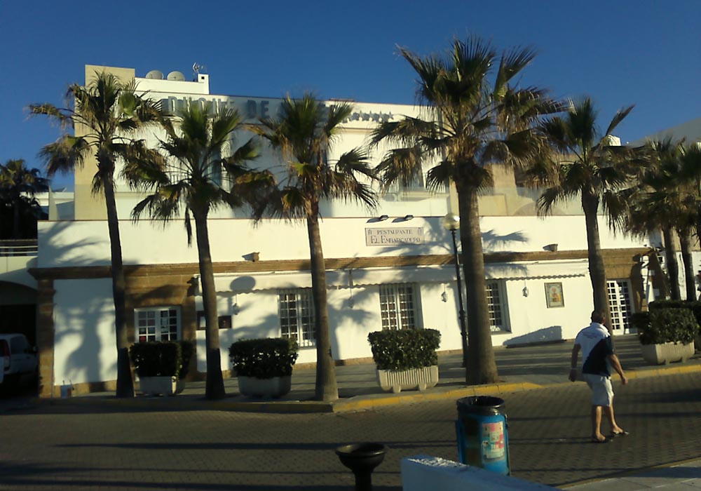 Antiguo edificio de la marina