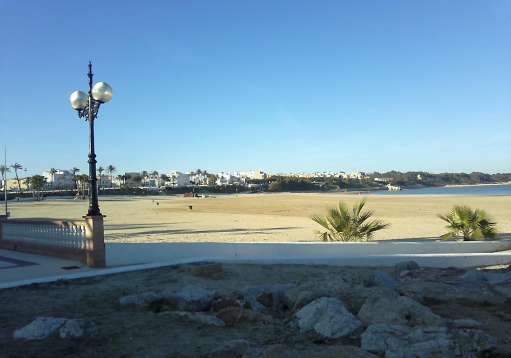 Vista desde el puerto hacia levante