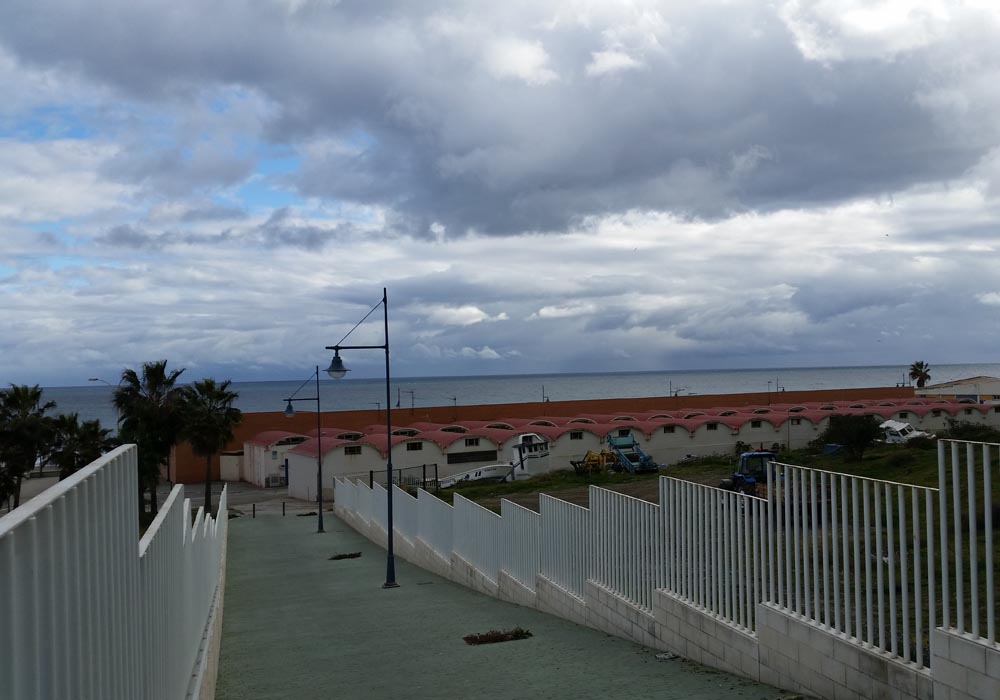 Vista de los cuartos de armadores desde el paseo del faro