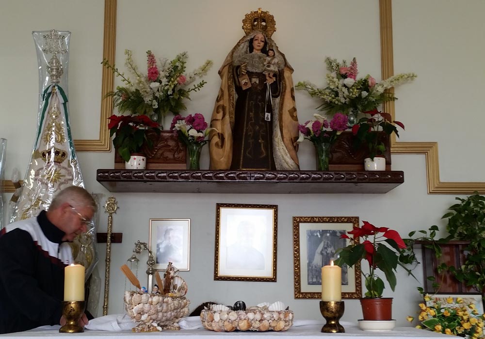 Interior de la capilla Virgen del Carmen