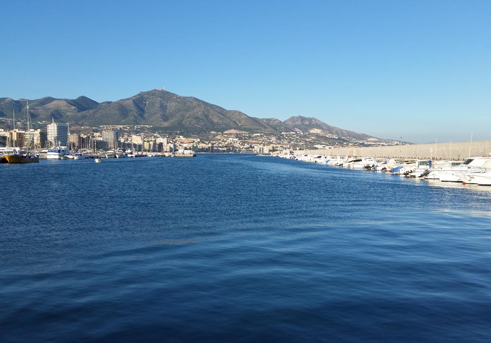 Bocana del puerto desde el muelle pesquero