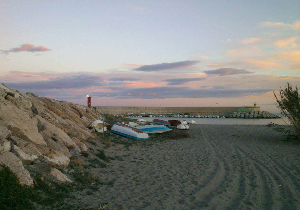 Vista del muelle de atraque desde el contradique