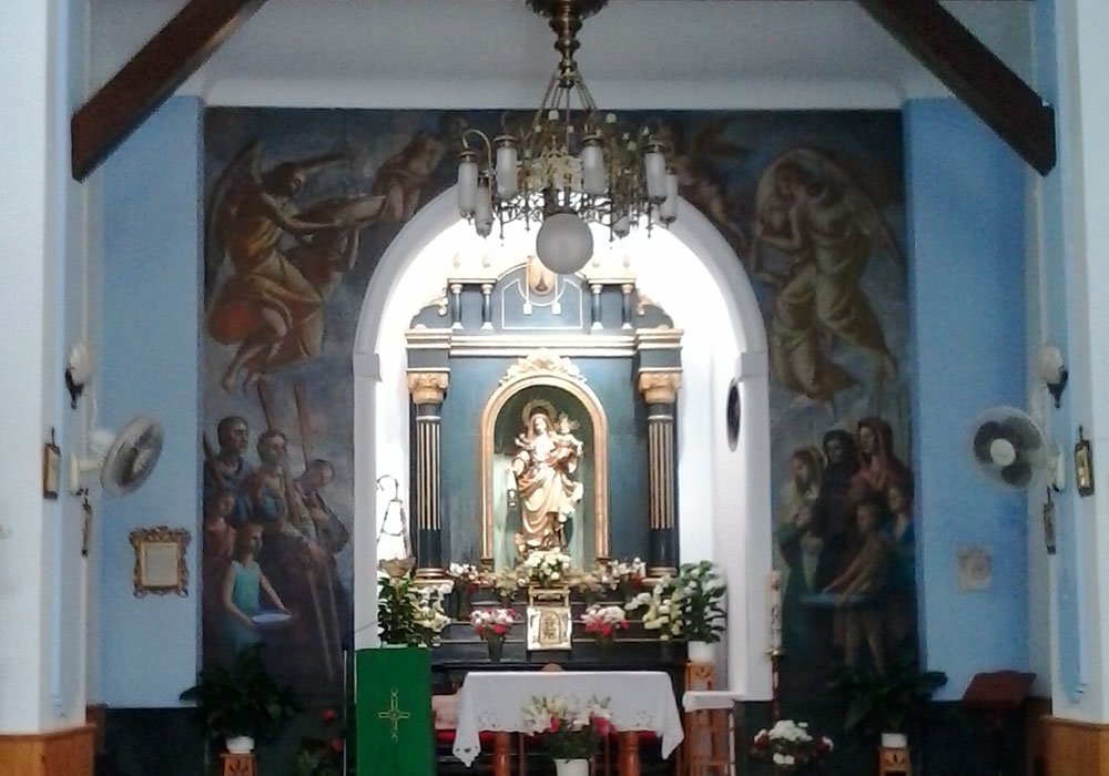 Interior de la capilla de la Virgen del Carmen