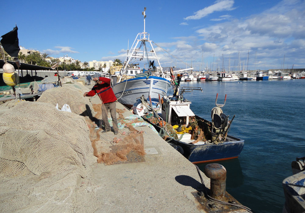 Redes de enmalle en el muelle